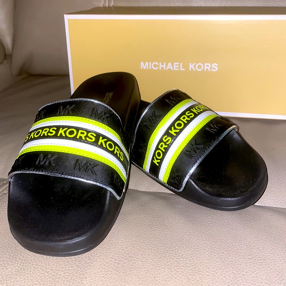 Michael Kors Gilmore slides size 9 *NWT - Picture 3 of 6